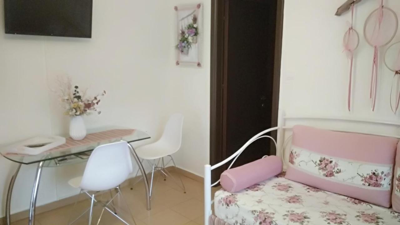 Iris Deluxe Suites 1 Kavala Exteriör bild